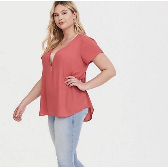 TORRID CORAL PINK GEORGETTE ZIP FRONT DOLMAN BLOUSE SZ 2/2X PLUS‎ SIZE LIGHT - Picture 1 of 11